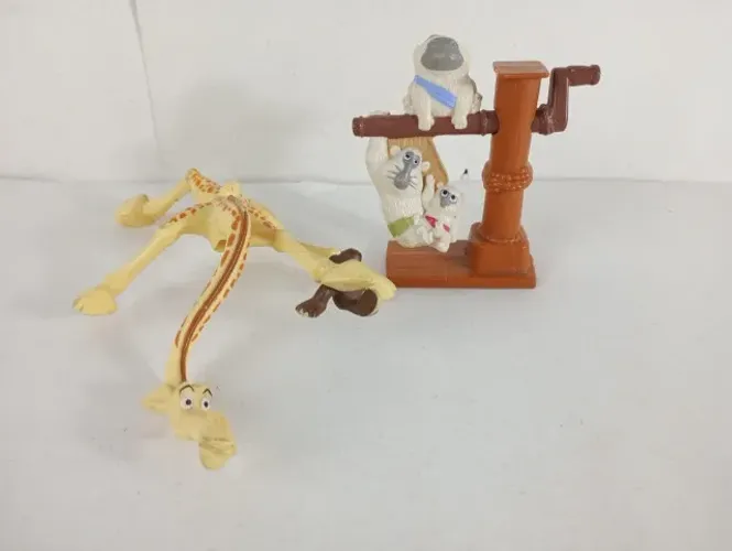 Lote 2 Brindes Mcdonalds Madagascar Melman E Mulan