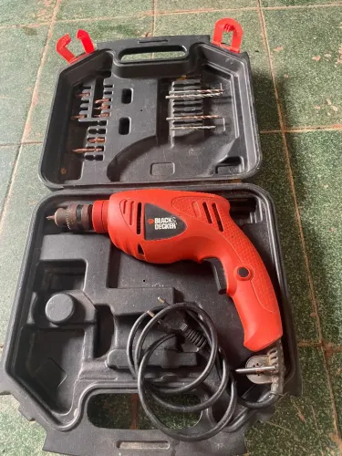 Furadeira Black e Decker