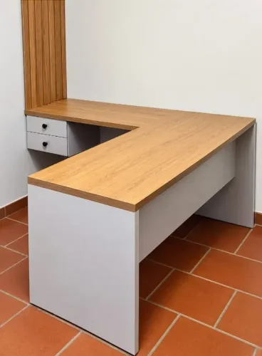 Mesa em L MDF com 2 Gavetas + Painel Ripado | Escritório / Home Office