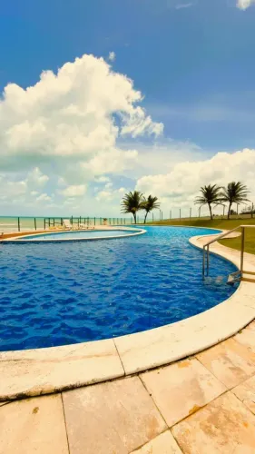 Apartamento à venda no CONDOMÍNIO ZUMBI BEACH RESORT com porteira fechada