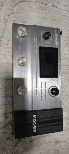 Pedaleira Mooer GE200