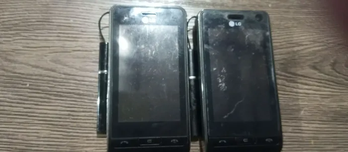 Lote LG ku 990 black e LG ke 990 ambos funcionam
