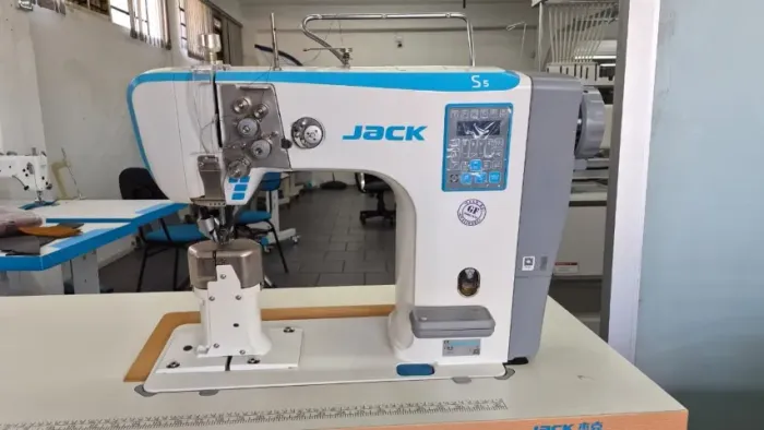Máquina de Coluna 2 agulhas Transporte Triplo Eletro DD - GF Máquinas - NOVA - JACK
