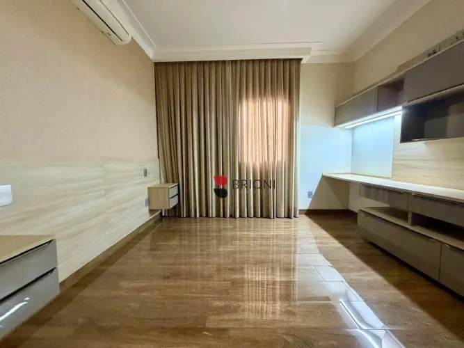 Sobrado alto padrão com 298m², 3 quartos/suites à venda no Condomínio Jardim Nova Aliança