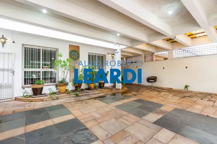 CASA ASSOBRADADA - POMPEIA - SP