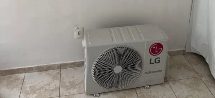 Ar condicionado lg quente frio 9000 BTUs semi novo