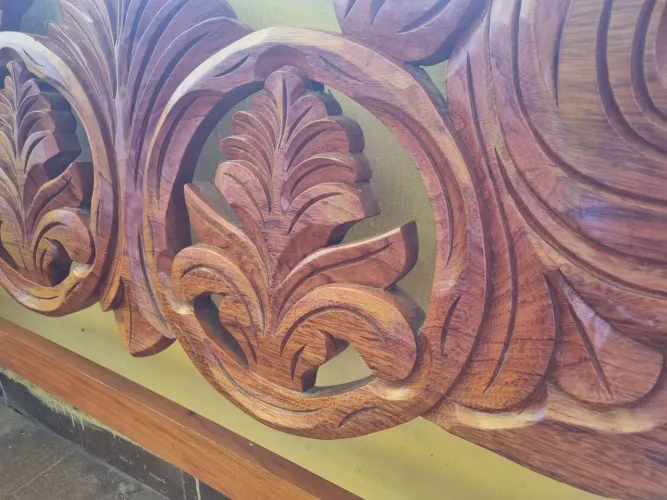 CAMA DE CASAL DE MADEIRA MACIÇA 