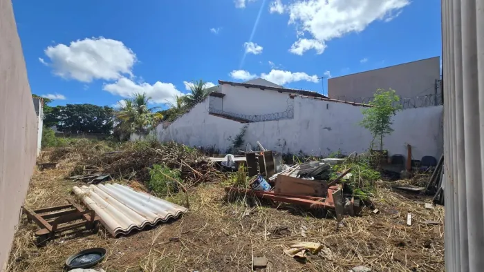 Terreno à venda no bairro Cidade Jardim em Uberlândia/MG