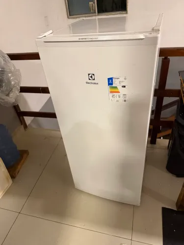 Freezer vertical Eletrolux 