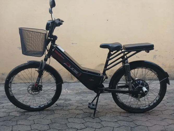 Bicicleta elétrica duos e bikes preta