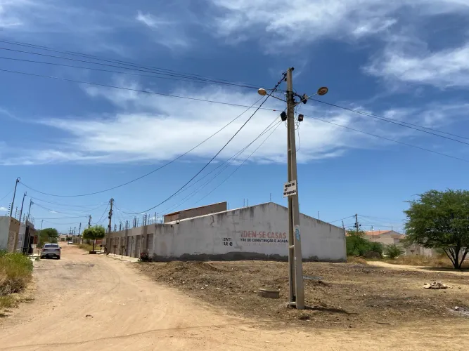 LOTE NA RUA PRAÇA DA SÉ, ESQUINA COM A AVENIDA VALE DO CANELA