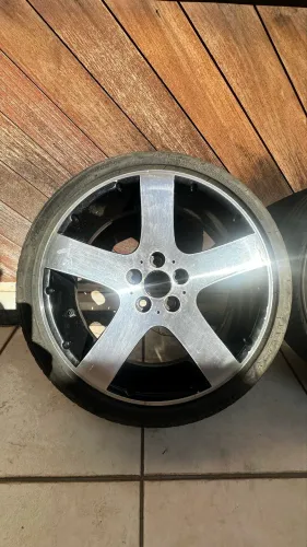 Jogo de 4 rodas e pneus aro 17 furação Volkswagen 5x112