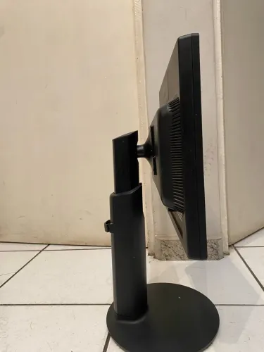 ? Monitor Positivo 10? Ajustável | Compacto, Clássico e em Bom Estado!