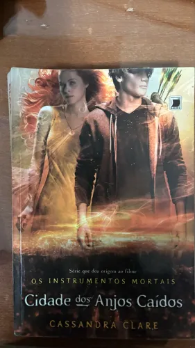 Livros ?Cidades dos anjos caídos?