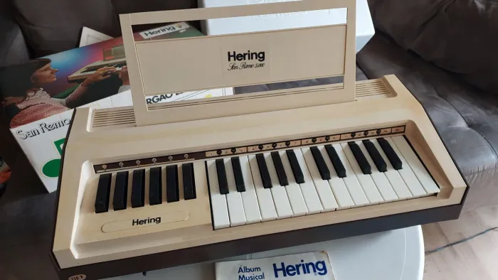 Órgão Elétrico San Remo HERING PR5000