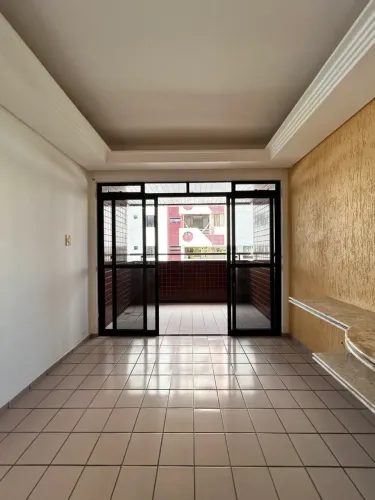 Vendo apartamento com 124 m² e três quartos