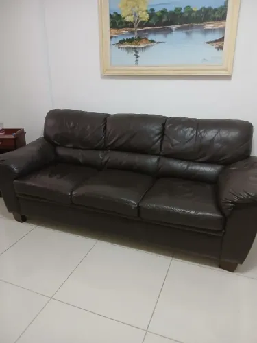 Sofá de Couro Legitimo - Conjunto 2 e 3 lugares (Semi Novo)