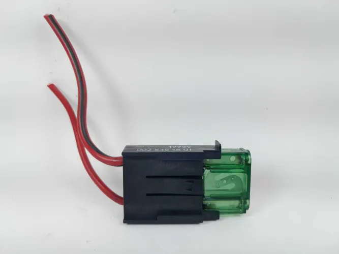 Fusível Mercedes-benz E240 E320 W210 96 A 02 0025451801