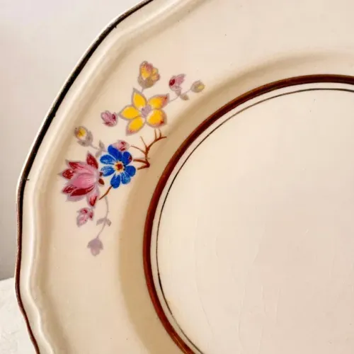 Pratos de Sobremesa em Porcelana Inglesa (conjunto de três)