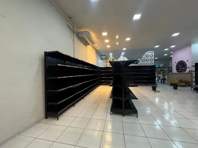 Vendo gôndolas Cor Preta