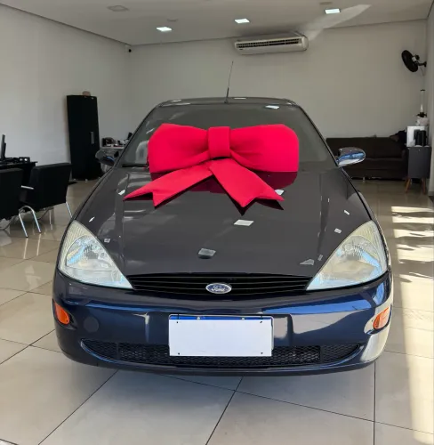 Ford Focus 1.8 16V 5P 2001