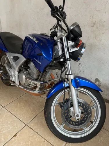 Vendo moto Quitada e documento 2026 na mão, sem multas!