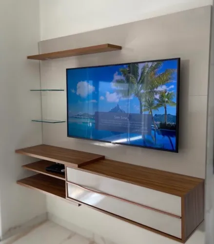 Painel de Tv ( vendo 2 painéis de Tv)