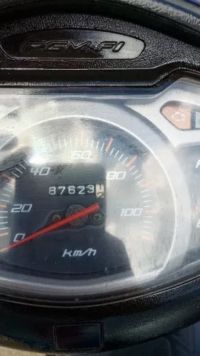 Vendo uma moto Honda laed 