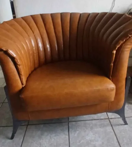 Poltrona de Couro Woen