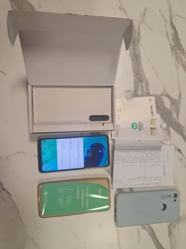 Moto G8 - Impecável, 68GB e Muito Conservado