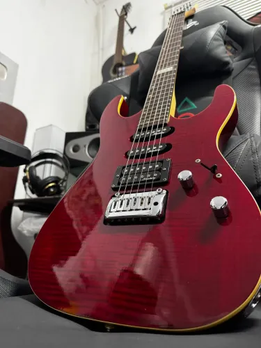 Guitarra Strinberg CLG22 Soloist Elétrica
