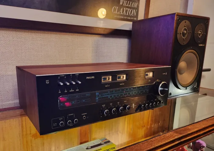 Receiver Philips 748