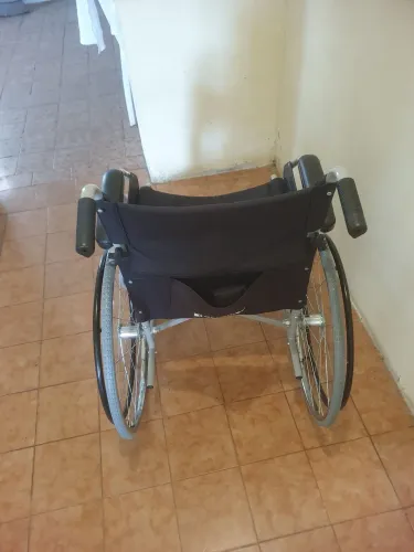Cadeira de rodas nova