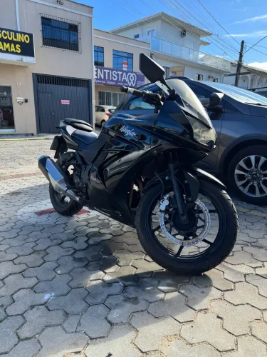 Kawasaki kinja 250r 2010