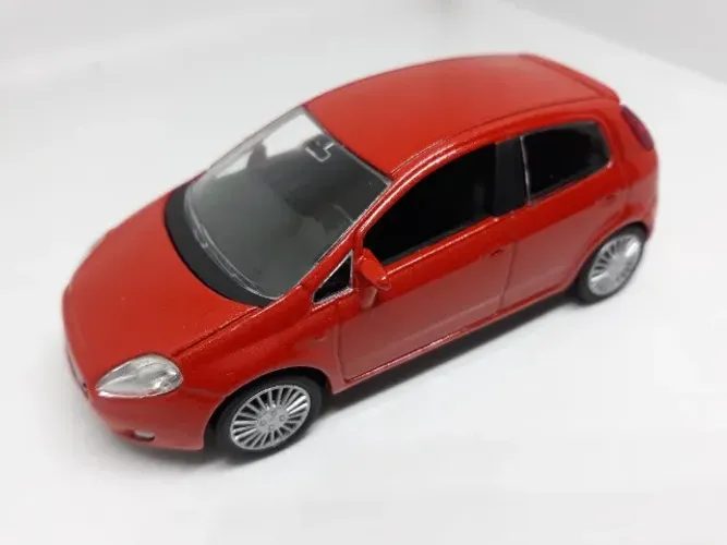 Carrinho De Metal Fiat Punto