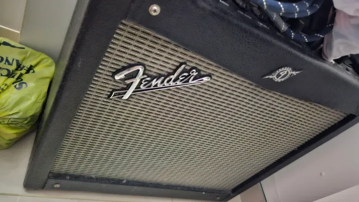 AMPLIFICADOR FENDER MUSTANG 