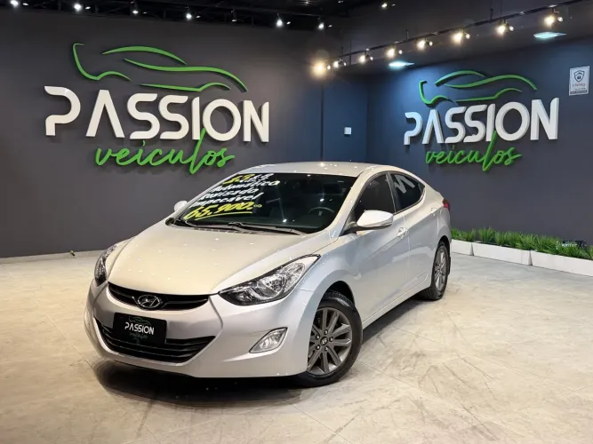 Hyundai Elantra GLS 1.8 16V Aut. 2013