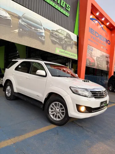 Toyota Hilux SW4 SRV D4-d 4X4 3.0 TDI Dies. AUT 2012
