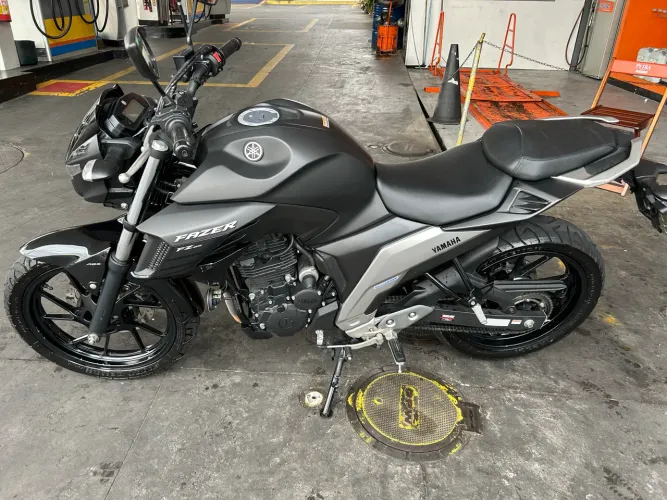 Fazer 250 preta baixo km