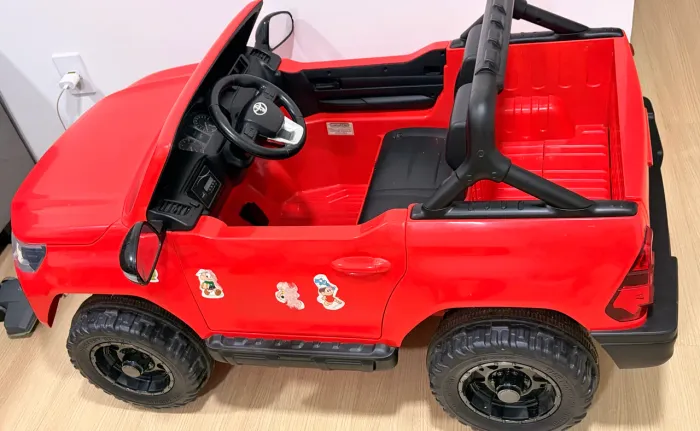Carrinho infantil Elétrico e com controle remoto para adulto