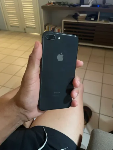 iPhone 8 Plus em perfeitas condições na caixa 700,00