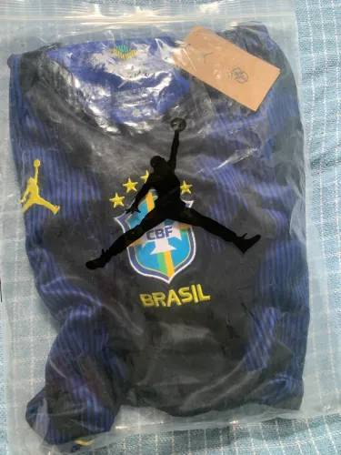 Camisa da seleção azul tamanho M e GG
