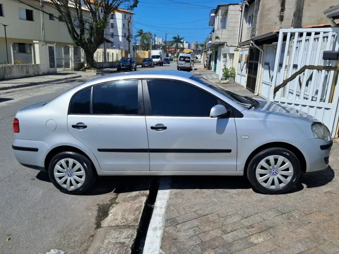 Volkswagen Polo Sedan 1.6 MI Total Flex 8V 4P 2009