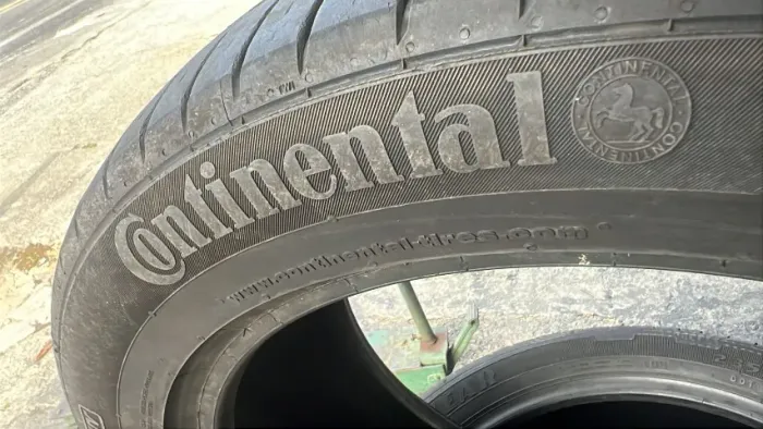 Pneu Continental 255/45 R19