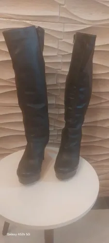 Bota Cano longo em Couro legítimo, Salto Plataforma.