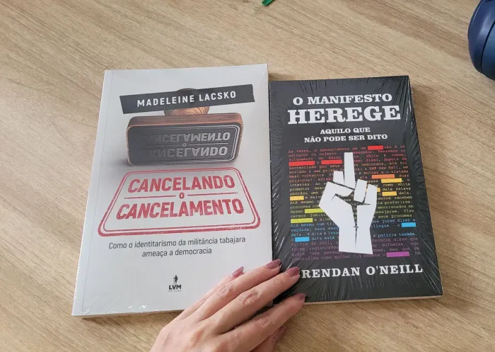 Dois Livros Lacrados por 40