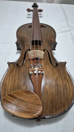 VIOLA ROLIM ENVELHECIDO BRILHANTE 41 cm, [ANO 2020]