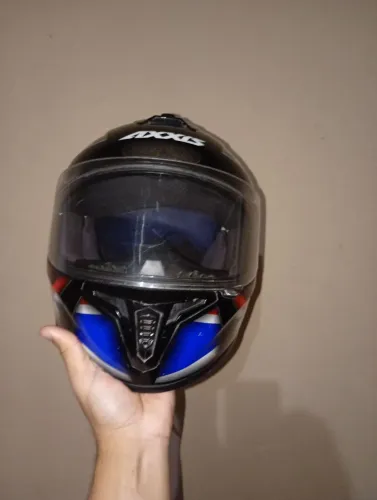 Axxis, modelo Draken UK Gloss