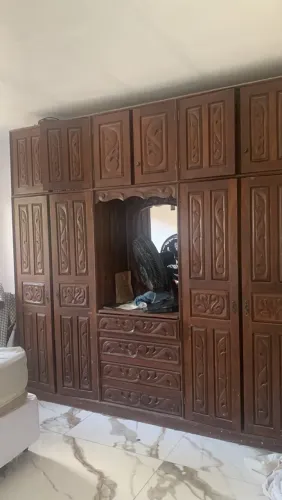 Guarda-roupa de mateira maciça