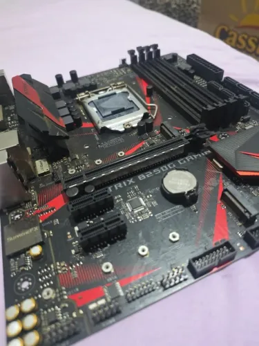 Placa mãe ROG STRIX B250G GAMING Usada
